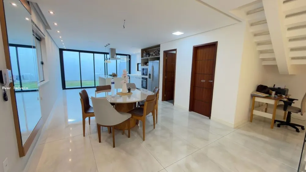 Casa, 3 quartos, 288 m² - Foto 1