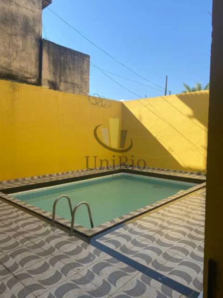 Casa, 5 quartos, 165 m² - Foto 1