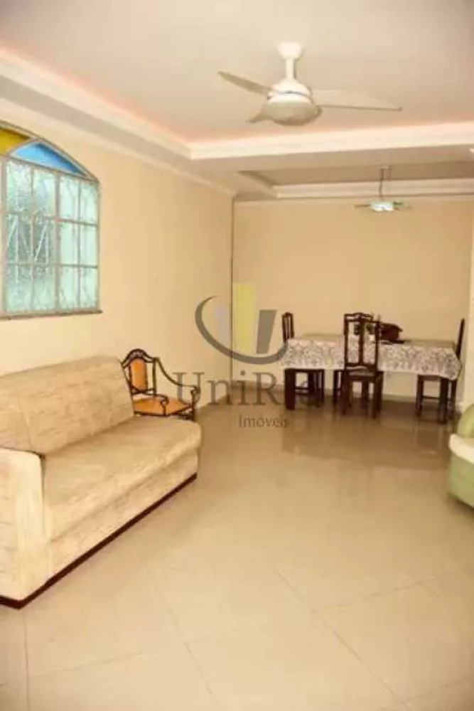 Casa, 3 quartos, 250 m² - Foto 2