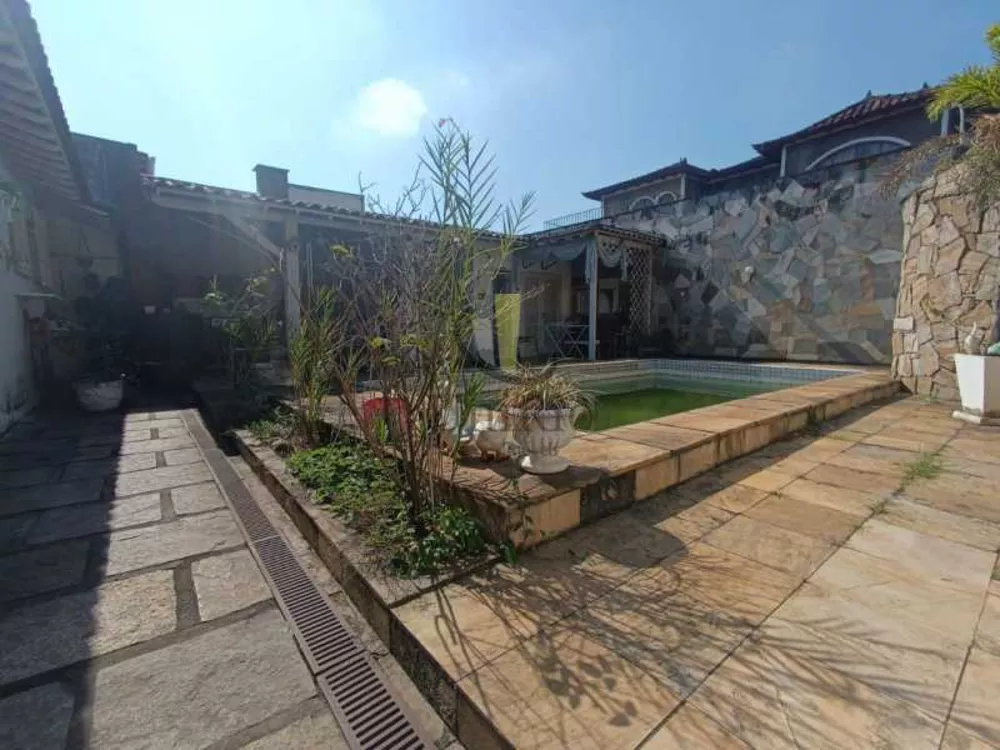 Casa, 4 quartos, 350 m² - Foto 1