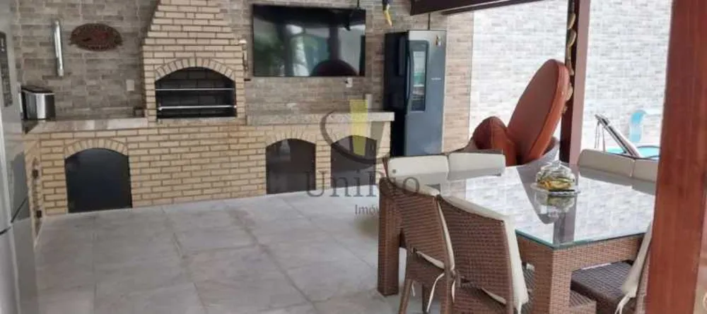 Casa, 4 quartos, 240 m² - Foto 12