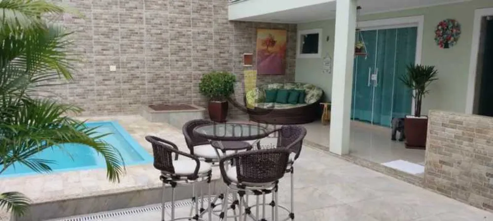 Casa, 4 quartos, 240 m² - Foto 11