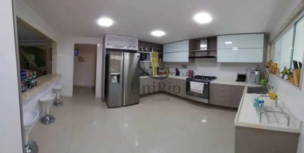 Casa, 4 quartos, 240 m² - Foto 2