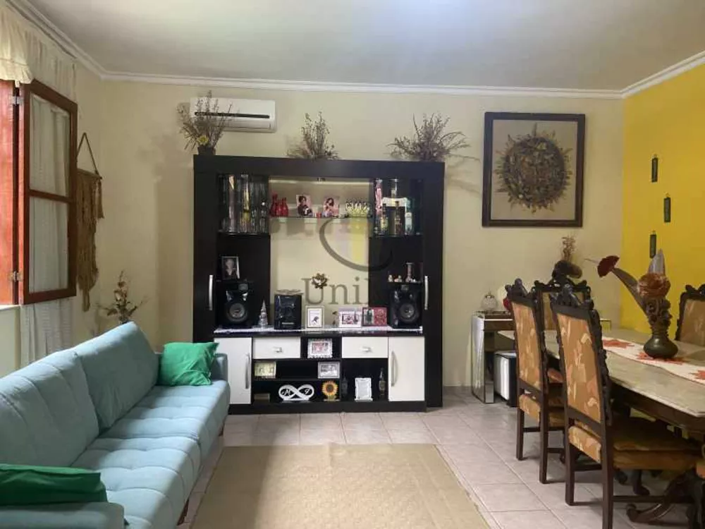 Casa, 5 quartos, 338 m² - Foto 1