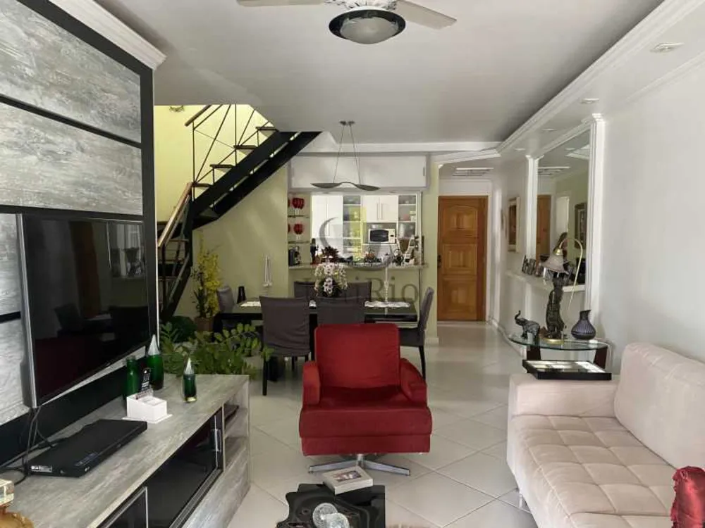 Cobertura, 3 quartos, 218 m² - Foto 1