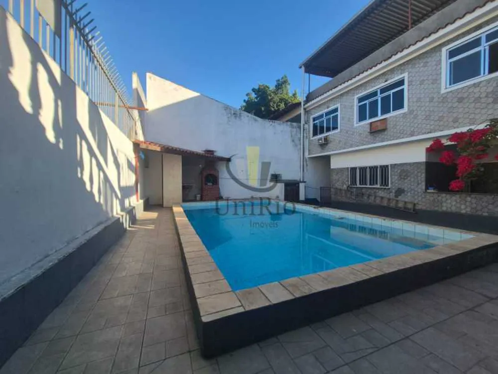 Casa, 5 quartos, 278 m² - Foto 1