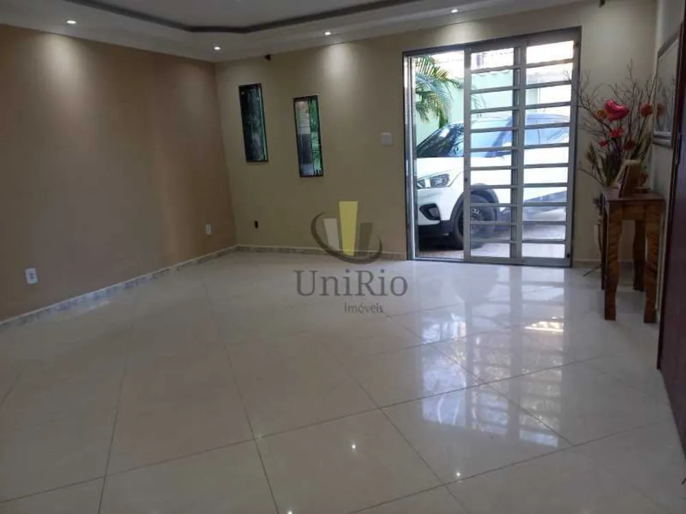 Casa, 3 quartos, 250 m² - Foto 1