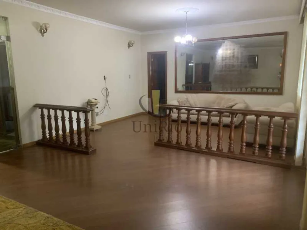 Casa, 3 quartos, 219 m² - Foto 2