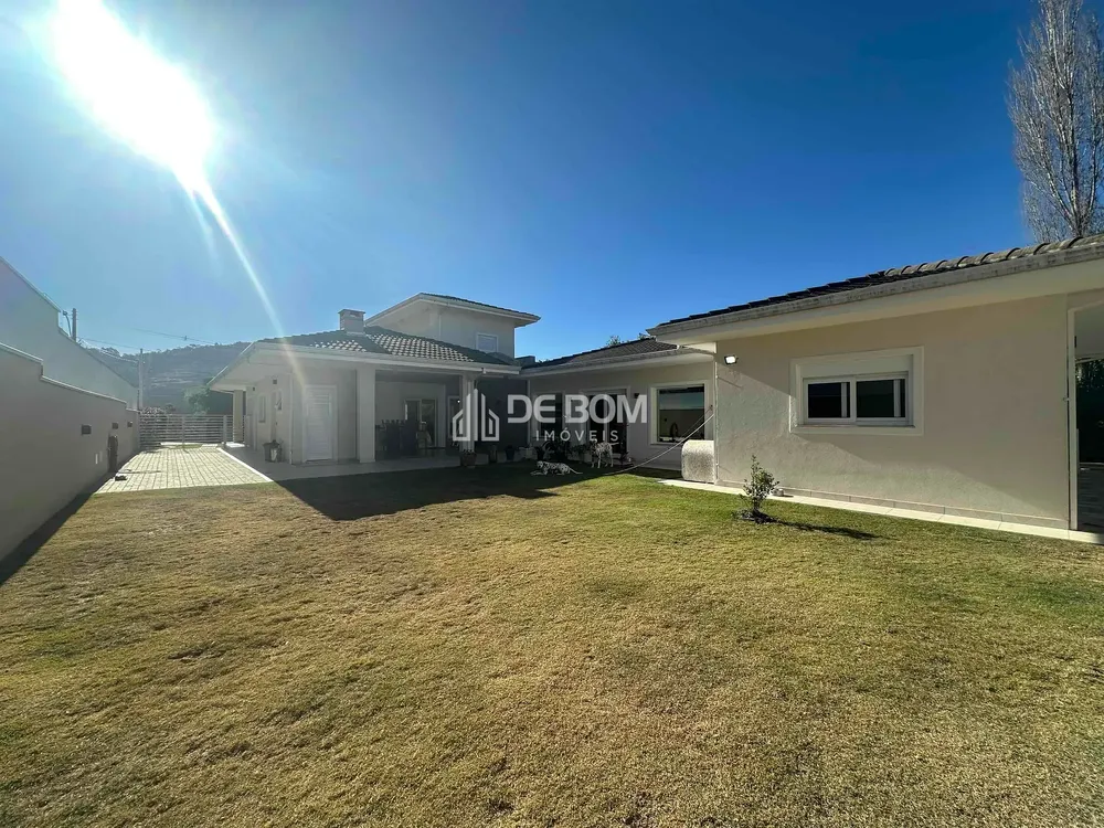 Casa, 4 quartos, 826 m² - Foto 1