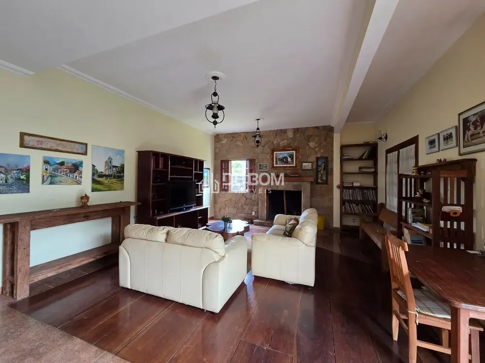 Casa, 3 quartos, 312 m² - Foto 1