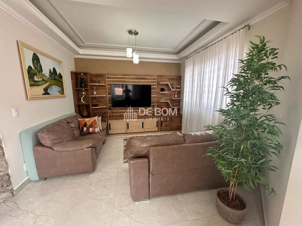 Casa à venda com 3 quartos, 232m² - Foto 3