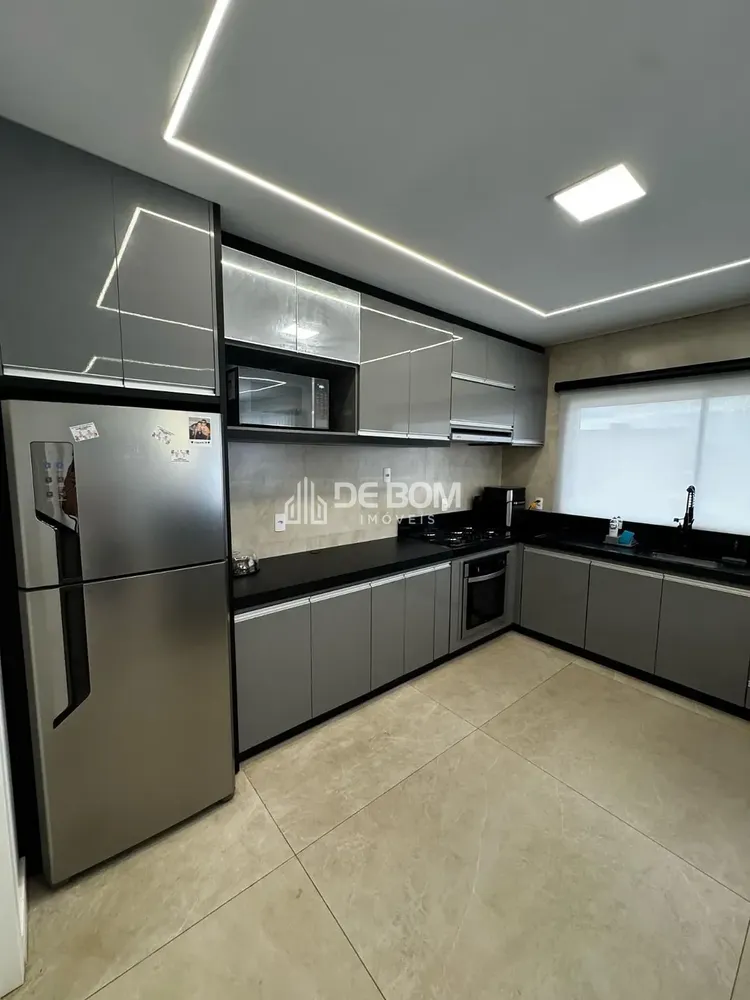 Casa, 3 quartos, 252 m² - Foto 3