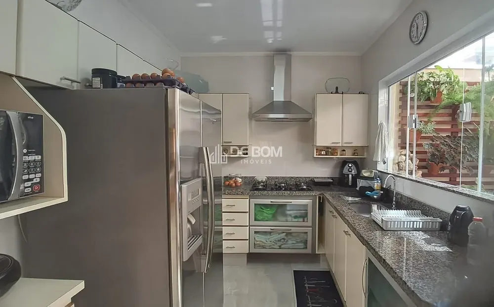 Casa, 3 quartos, 240 m² - Foto 11
