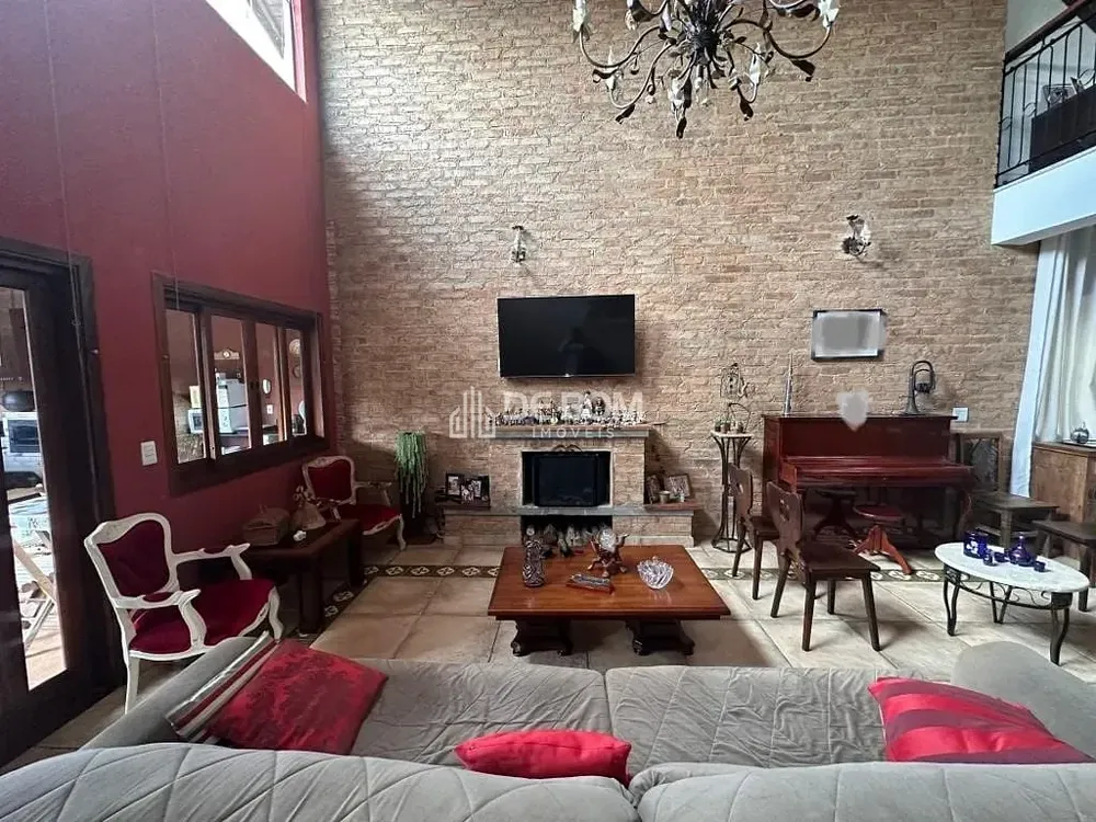 Casa, 3 quartos, 302 m² - Foto 1