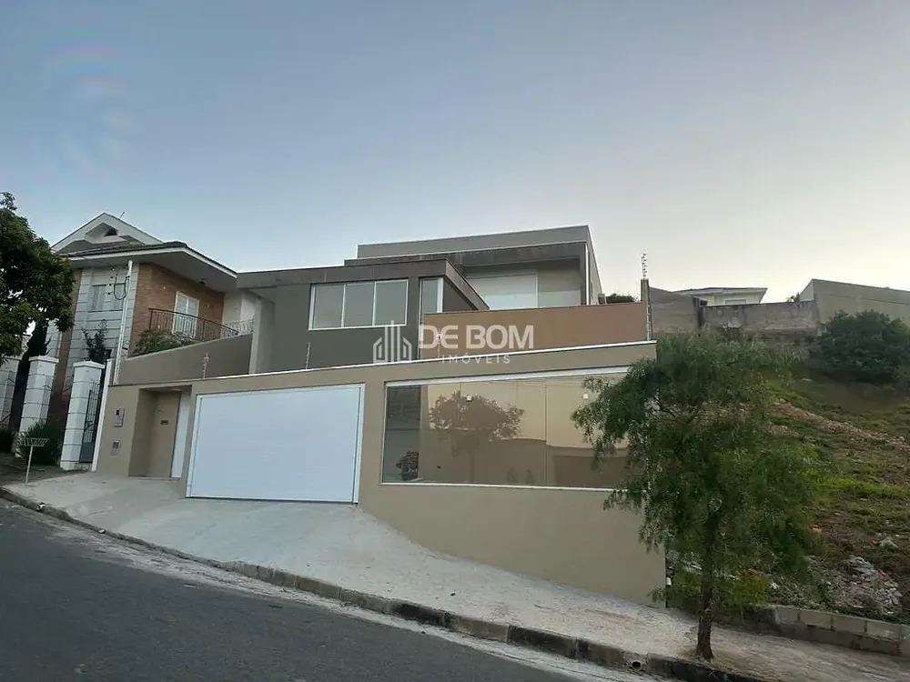 Casa, 4 quartos, 260 m² - Foto 1