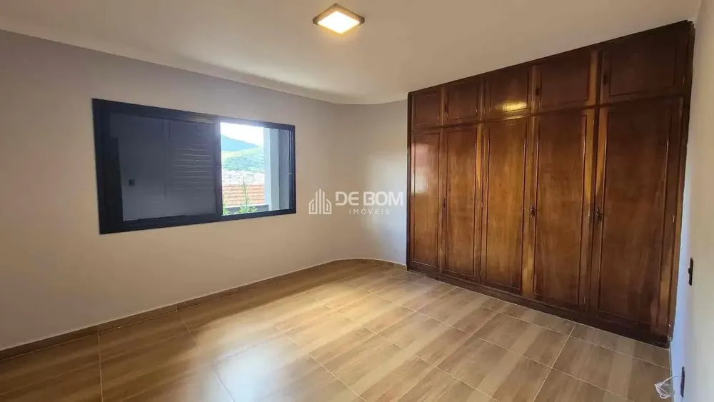 Casa, 4 quartos, 270 m² - Foto 16