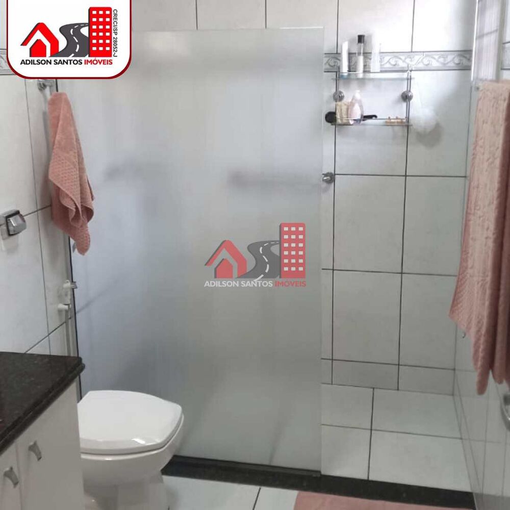 Casa à venda com 3 quartos, 320m² - Foto 2