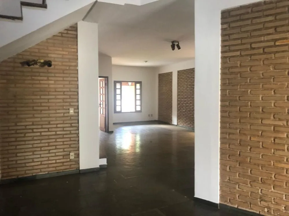 Casa, 4 quartos, 241 m² - Foto 2