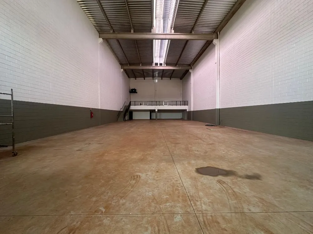 Loja-Salão, 680 m² - Foto 1