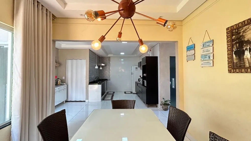 Casa, 3 quartos, 220 m² - Foto 1