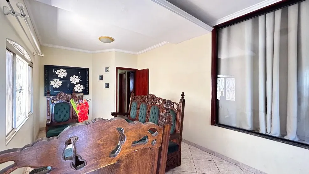 Casa, 3 quartos, 220 m² - Foto 1