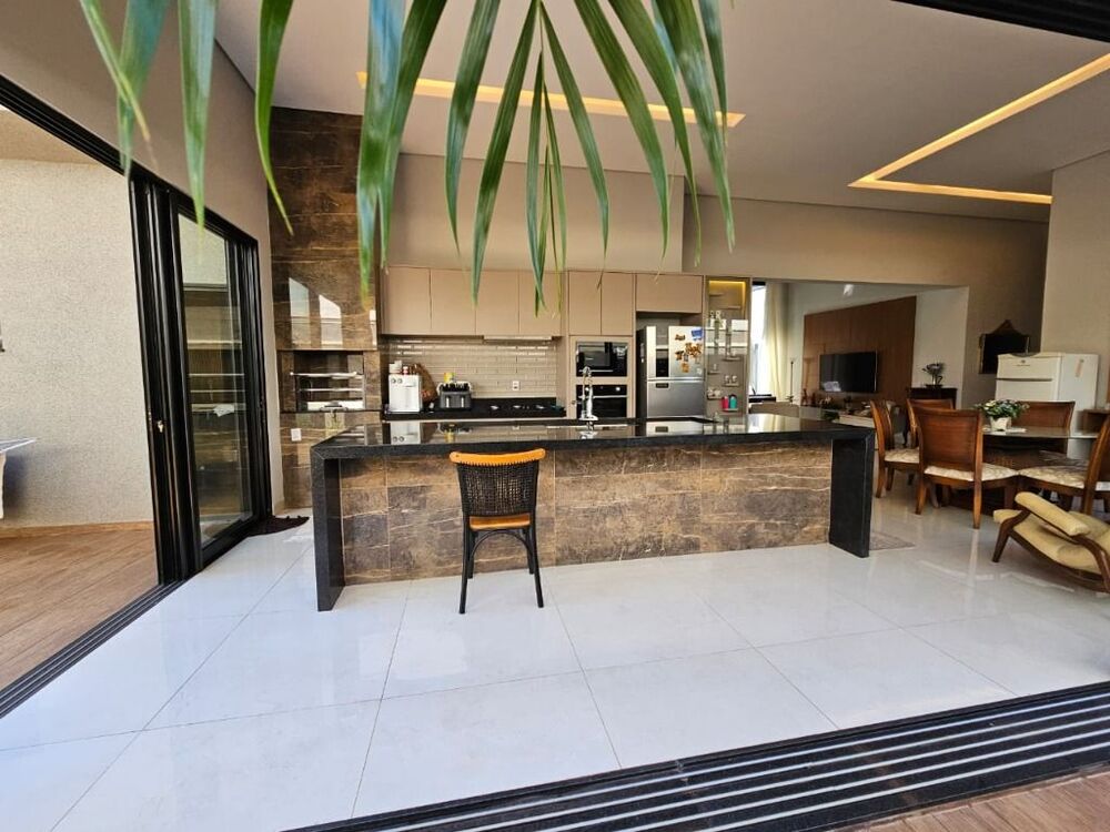 Casa de Condomínio à venda com 3 quartos, 215m² - Foto 1