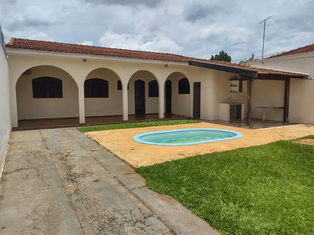 Casa, 2 quartos, 210 m² - Foto 1