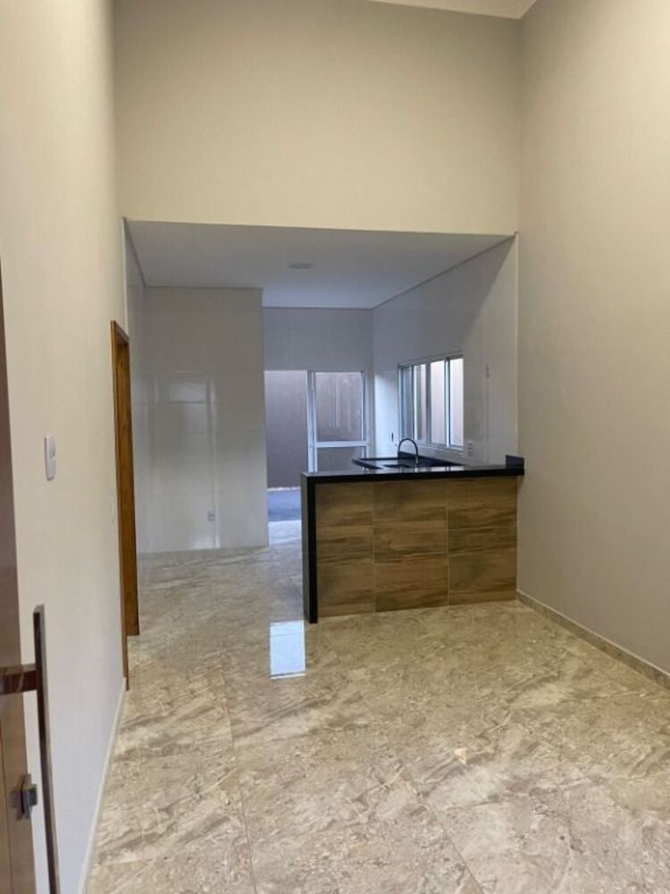 Casa à venda com 3 quartos, 121m² - Foto 1