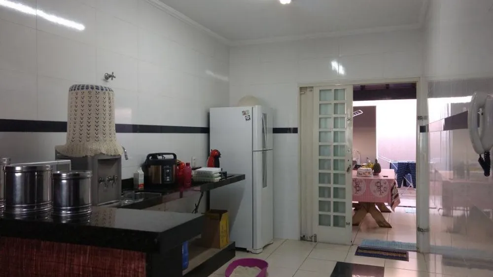Casa, 3 quartos, 200 m² - Foto 2