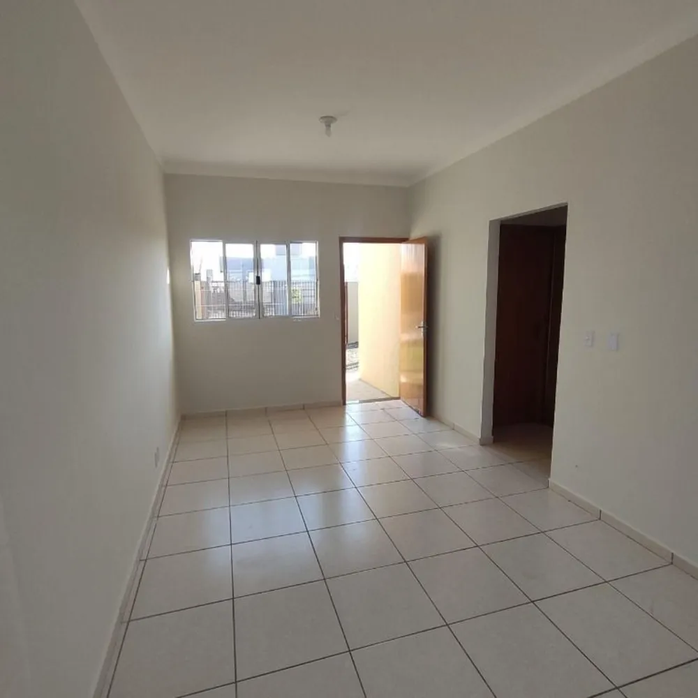 Casa, 2 quartos, 82 m² - Foto 1