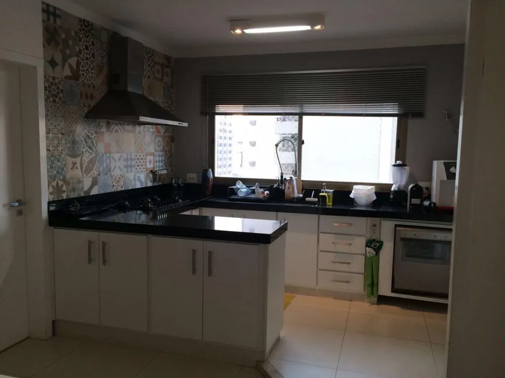 Apartamento, 4 quartos, 231 m² - Foto 2