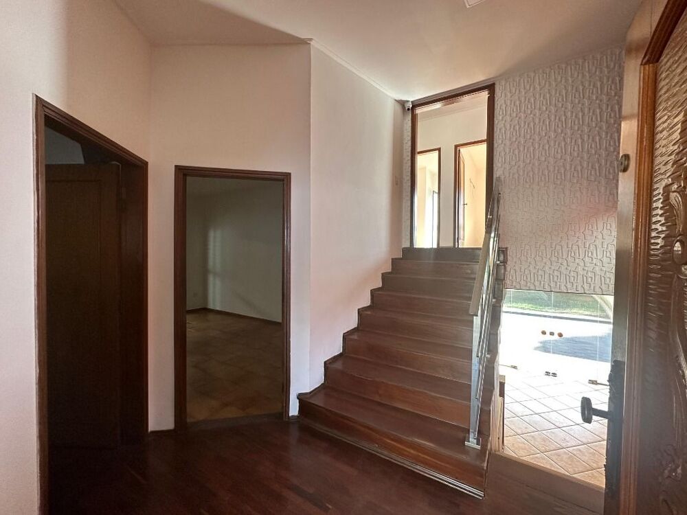 Casa à venda e aluguel com 3 quartos, 400m² - Foto 2