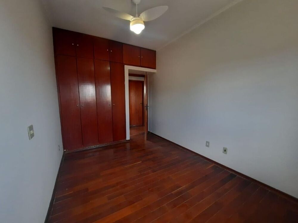 Casa à venda e aluguel com 4 quartos, 473m² - Foto 2