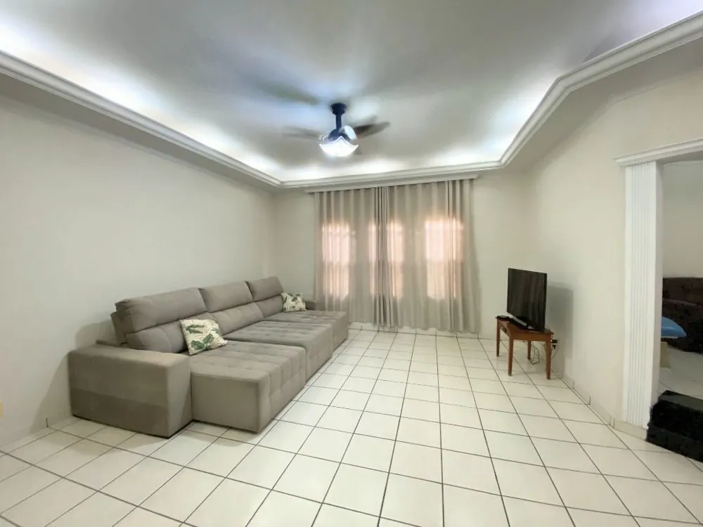 Casa, 4 quartos, 270 m² - Foto 1