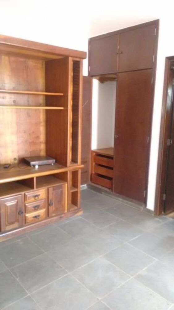 Casa à venda e aluguel com 3 quartos, 340m² - Foto 3