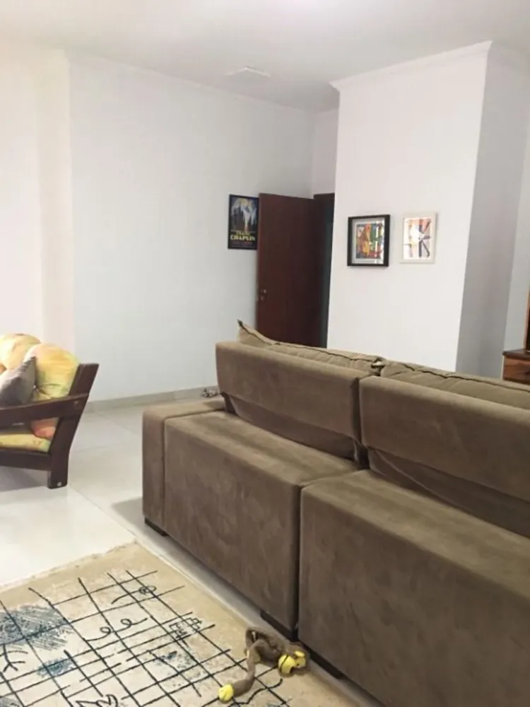 Casa, 3 quartos, 222 m² - Foto 2
