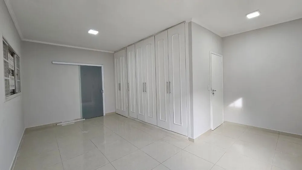 Casa, 3 quartos, 200 m² - Foto 1