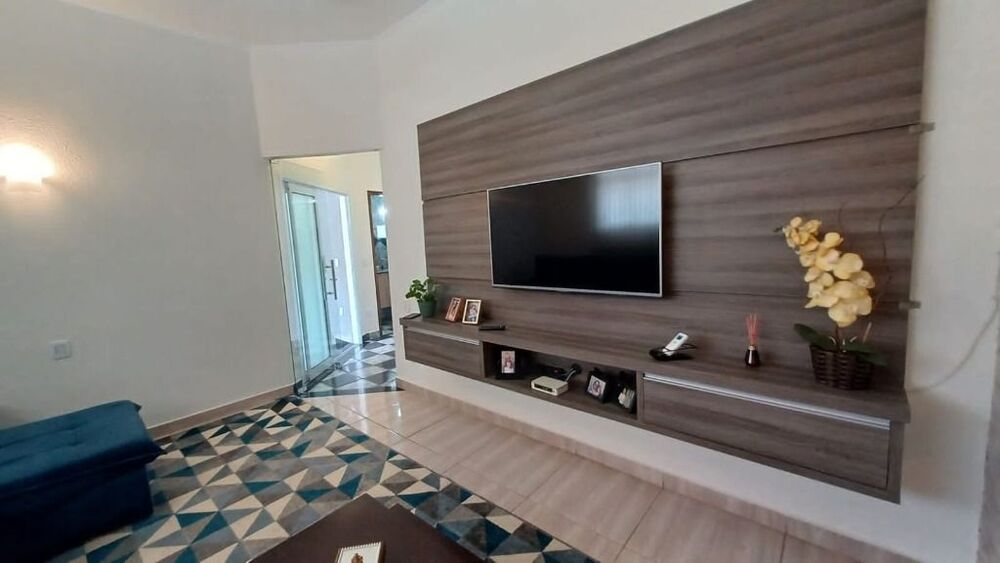 Casa à venda com 3 quartos, 250m² - Foto 2