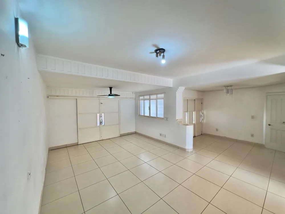 Casa, 3 quartos, 224 m² - Foto 2