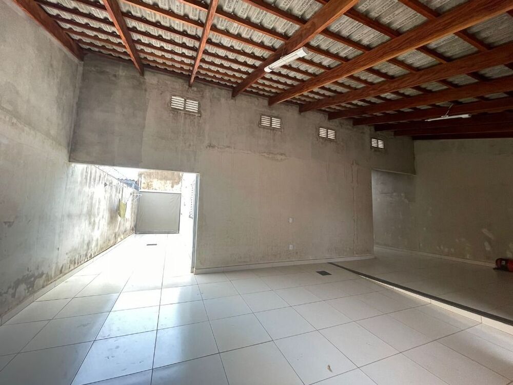 Casa à venda com 3 quartos, 150m² - Foto 1