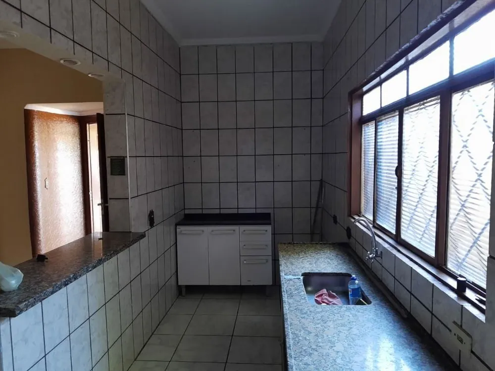 Casa, 5 quartos, 240 m² - Foto 3