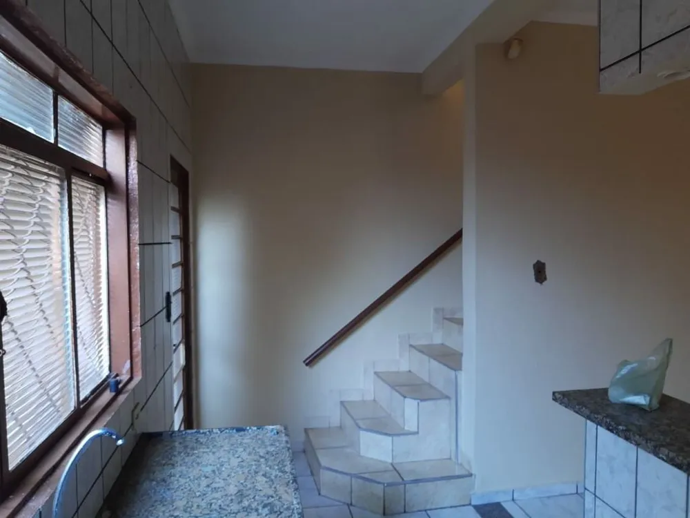 Casa, 5 quartos, 240 m² - Foto 8