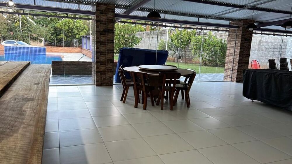 Chácara para alugar com 4 quartos, 2500m² - Foto 1