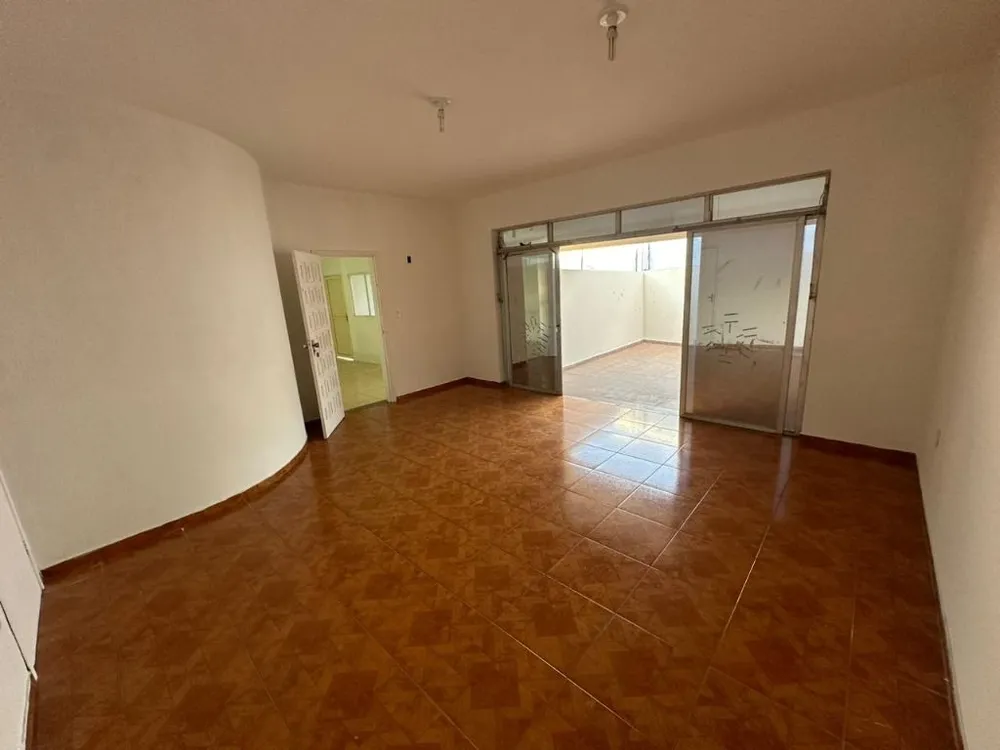 Casa, 3 quartos, 251 m² - Foto 1