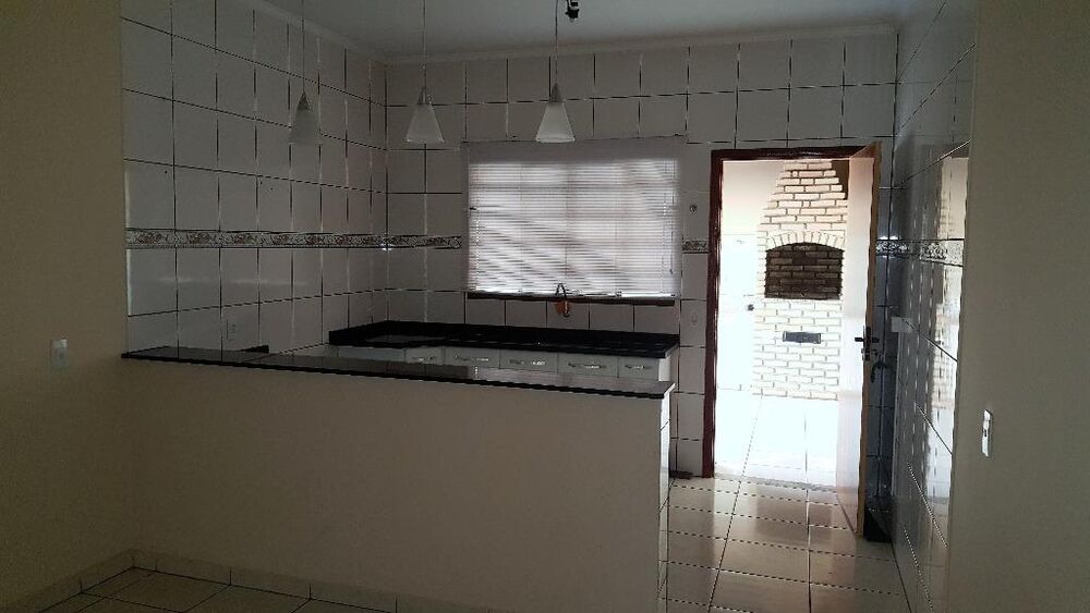 Casa à venda com 3 quartos, 160m² - Foto 2