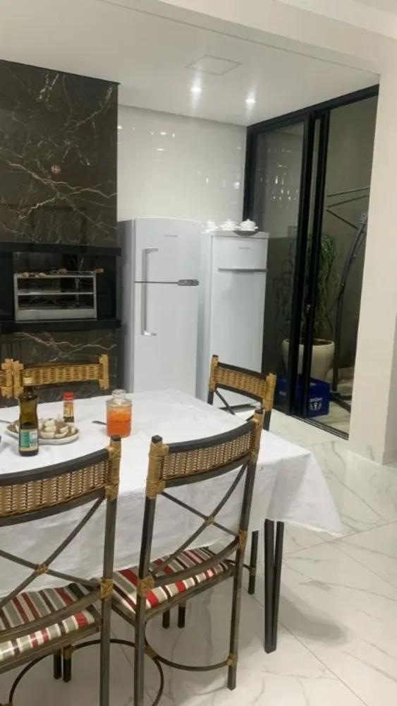 Casa, 3 quartos, 275 m² - Foto 1
