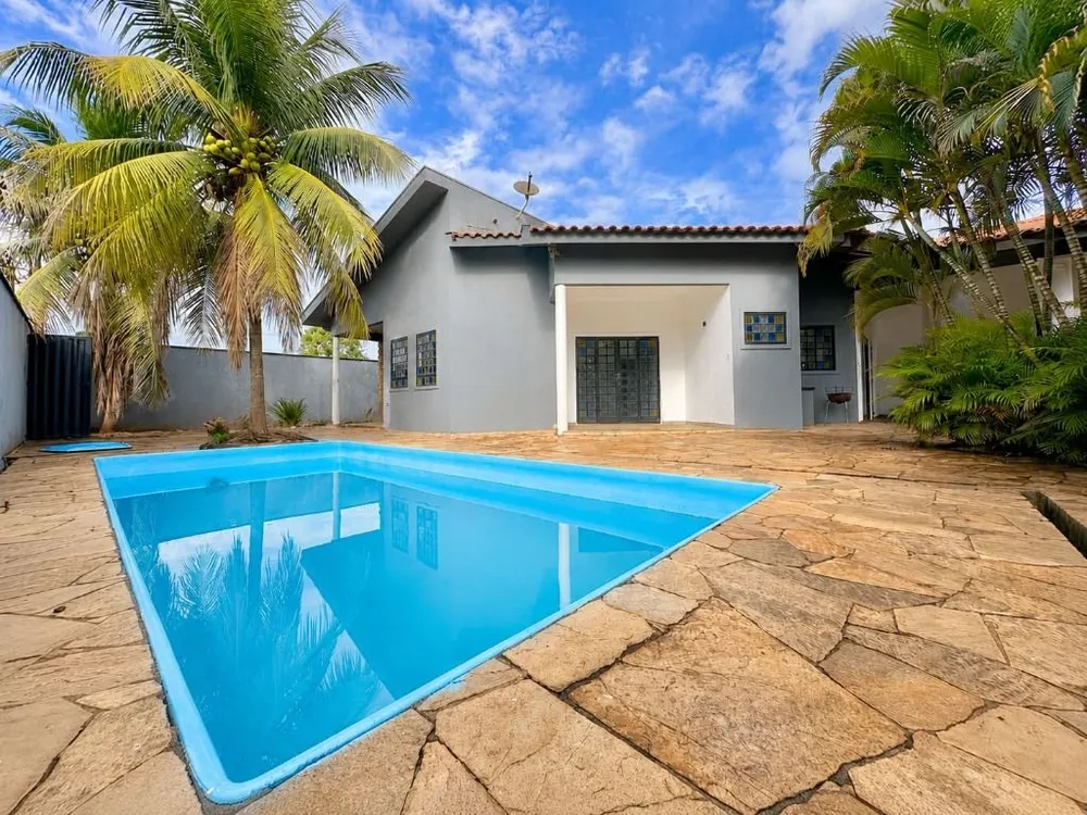 Casa, 3 quartos, 200 m² - Foto 1