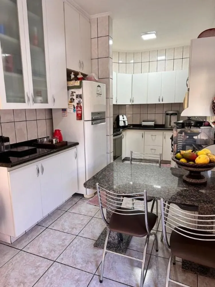 Casa, 3 quartos, 254 m² - Foto 1