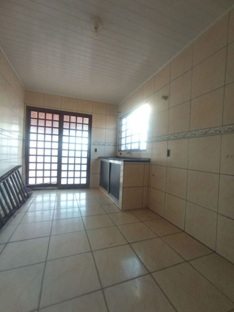 Casa à venda com 2 quartos, 50m² - Foto 2