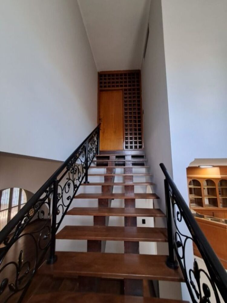 Casa à venda e aluguel com 4 quartos, 550m² - Foto 3